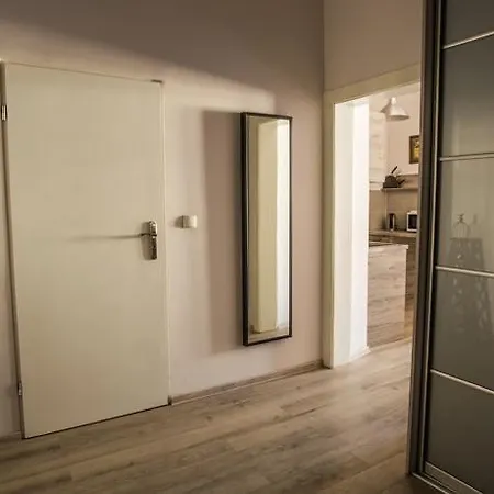 Sklodowska-curie, Martini Apartment *